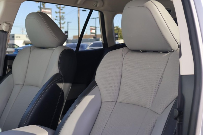 Subaru Outback Vehicle Full-screen Gallery Image 19