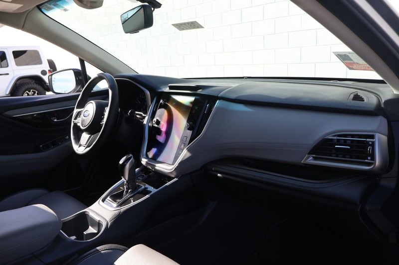 Subaru Outback Vehicle Full-screen Gallery Image 20