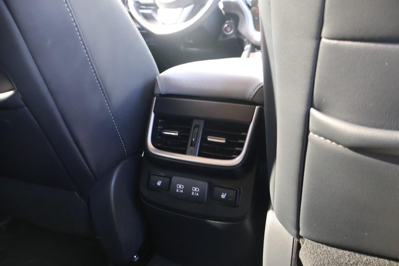 Subaru Outback Vehicle Full-screen Gallery Image 22