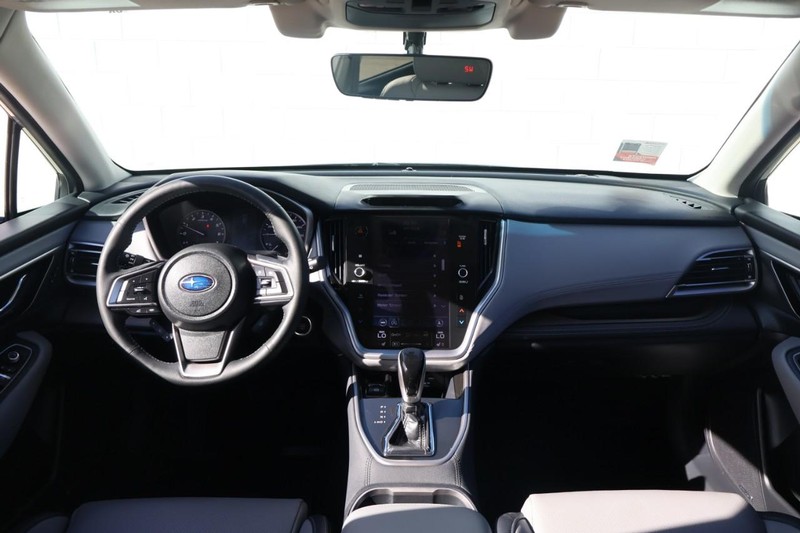 Subaru Outback Vehicle Full-screen Gallery Image 23