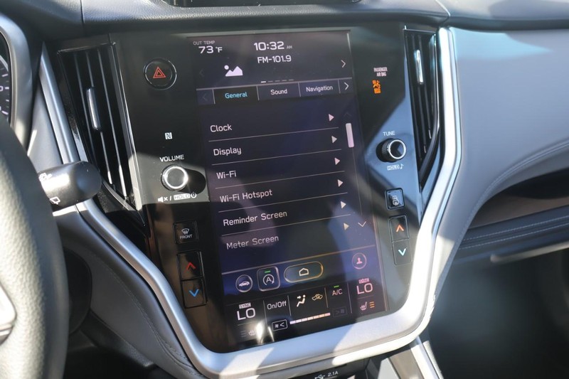 Subaru Outback Vehicle Full-screen Gallery Image 30