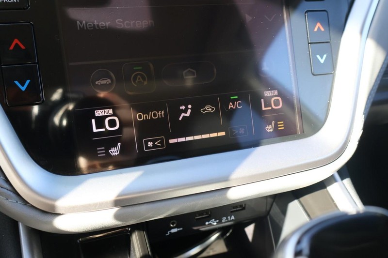 Subaru Outback Vehicle Full-screen Gallery Image 32