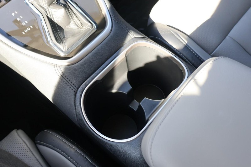 Subaru Outback Vehicle Full-screen Gallery Image 34