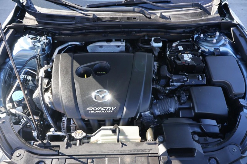 Mazda Mazda3 Sedan Vehicle Full-screen Gallery Image 12