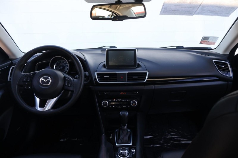 Mazda Mazda3 Sedan Vehicle Full-screen Gallery Image 20