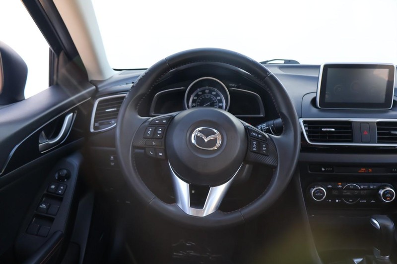 Mazda Mazda3 Sedan Vehicle Full-screen Gallery Image 23