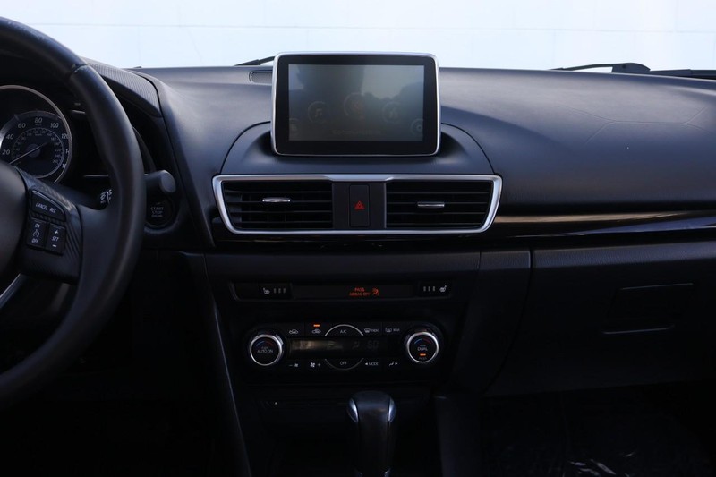 Mazda Mazda3 Sedan Vehicle Full-screen Gallery Image 27