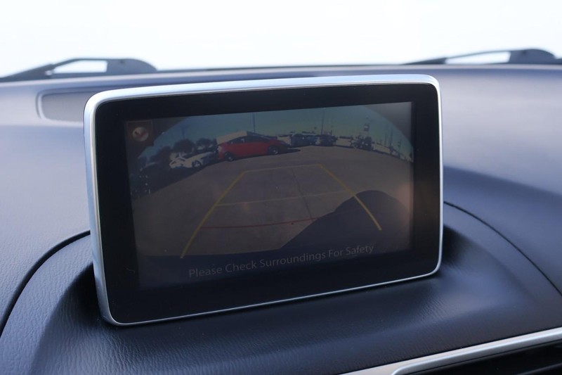 Mazda Mazda3 Sedan Vehicle Full-screen Gallery Image 29