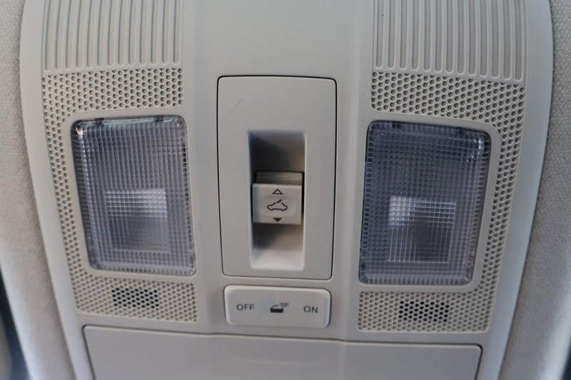 Mazda Mazda3 Sedan Vehicle Full-screen Gallery Image 33