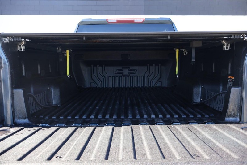 Chevrolet Silverado 1500 LTD Vehicle Full-screen Gallery Image 06