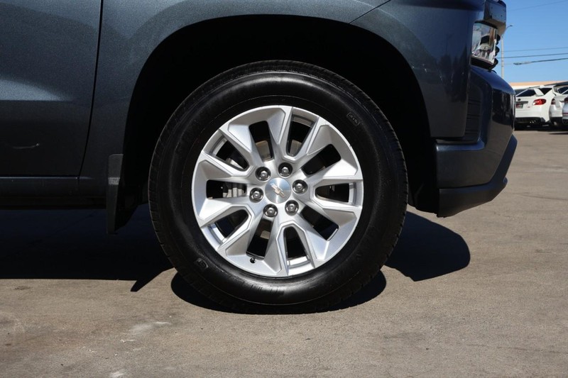 Chevrolet Silverado 1500 LTD Vehicle Full-screen Gallery Image 11