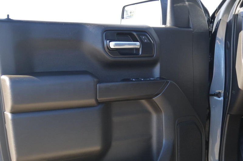 Chevrolet Silverado 1500 LTD Vehicle Full-screen Gallery Image 13