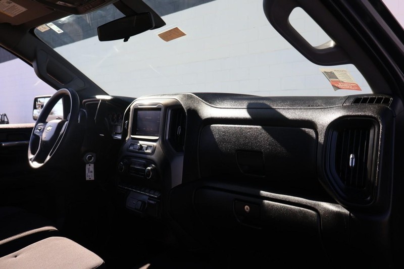 Chevrolet Silverado 1500 LTD Vehicle Full-screen Gallery Image 17