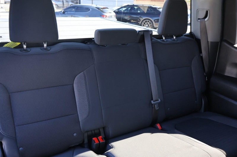 Chevrolet Silverado 1500 LTD Vehicle Full-screen Gallery Image 19