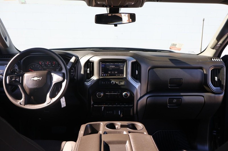Chevrolet Silverado 1500 LTD Vehicle Full-screen Gallery Image 20