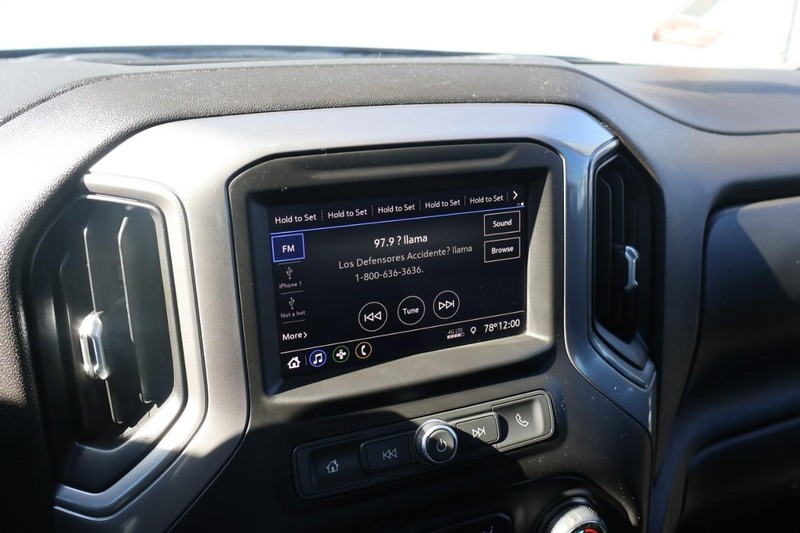 Chevrolet Silverado 1500 LTD Vehicle Full-screen Gallery Image 26