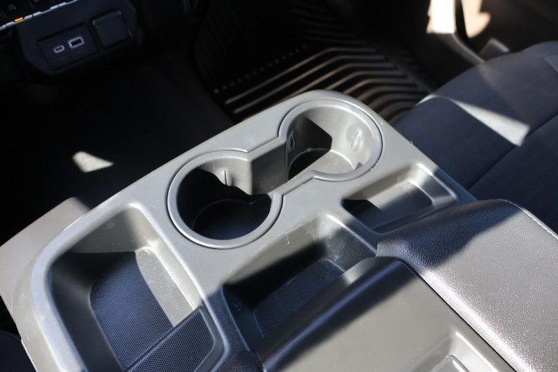 Chevrolet Silverado 1500 LTD Vehicle Full-screen Gallery Image 30