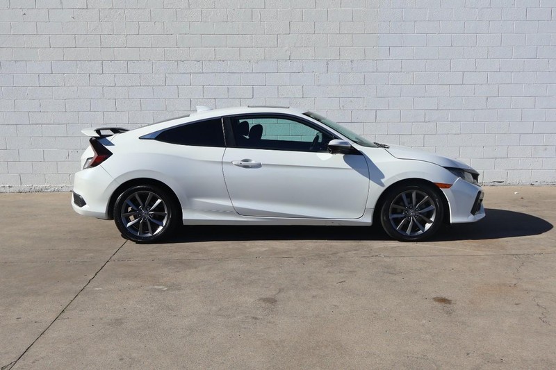 Honda Civic Coupe Vehicle Full-screen Gallery Image 04