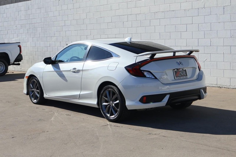 Honda Civic Coupe Vehicle Full-screen Gallery Image 09