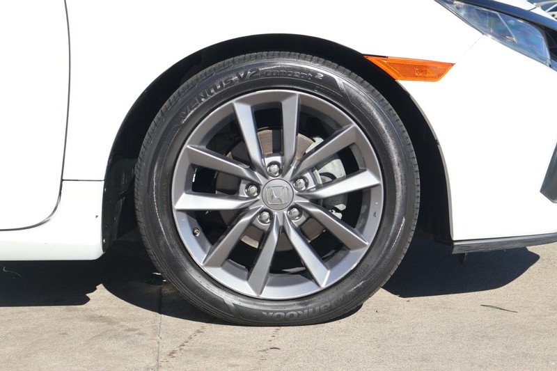 Honda Civic Coupe Vehicle Full-screen Gallery Image 13