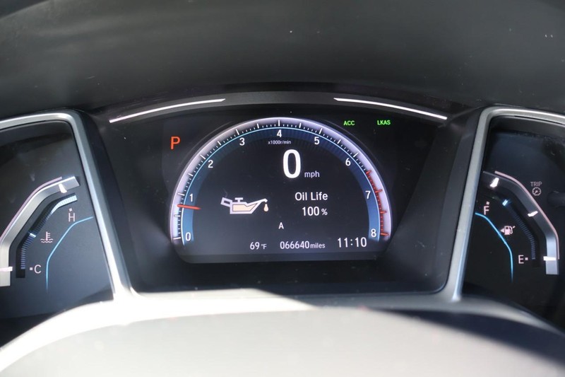 Honda Civic Coupe Vehicle Full-screen Gallery Image 23