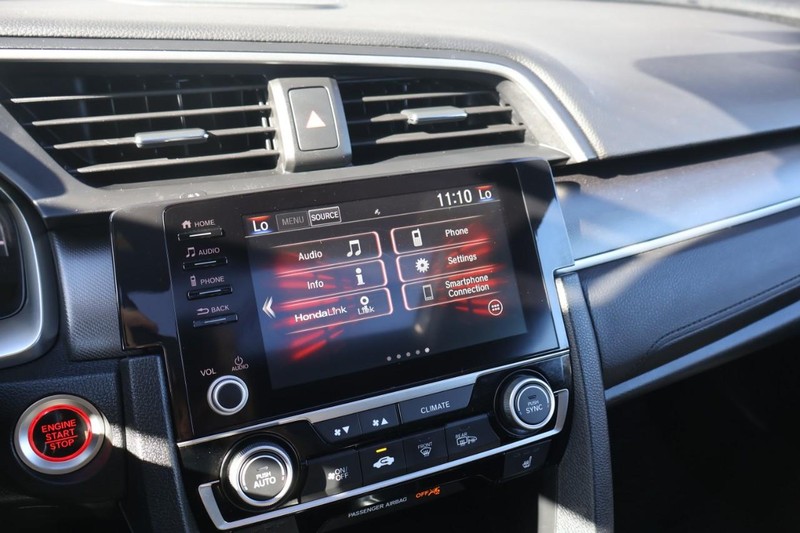 Honda Civic Coupe Vehicle Full-screen Gallery Image 29