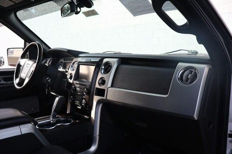 Ford F-150 Vehicle Full-screen Gallery Image 19