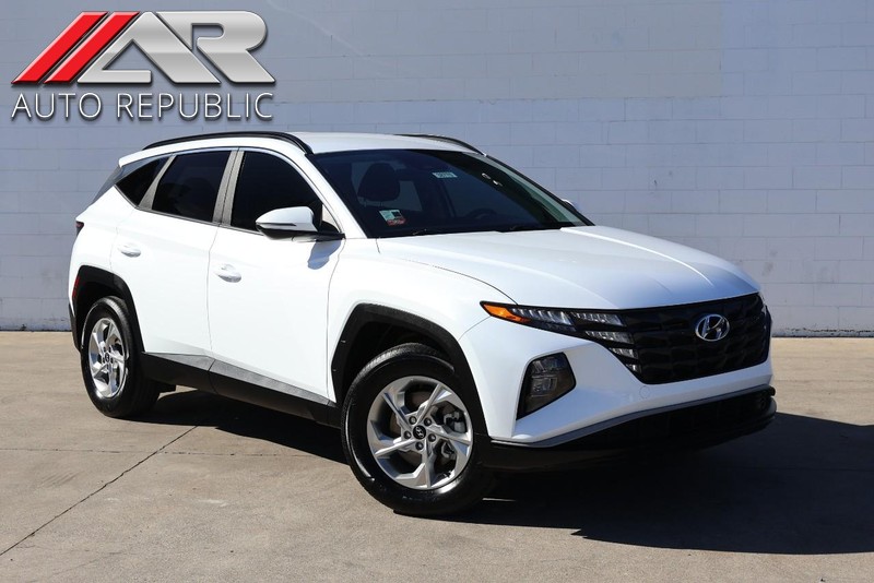 Hyundai Tucson Vehicle Full-screen Gallery Image 01