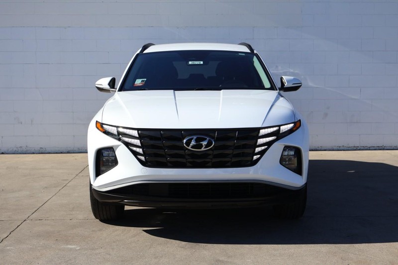 Hyundai Tucson Vehicle Full-screen Gallery Image 02