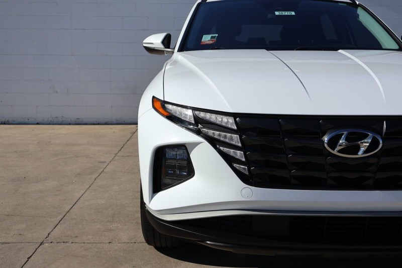 Hyundai Tucson Vehicle Full-screen Gallery Image 03