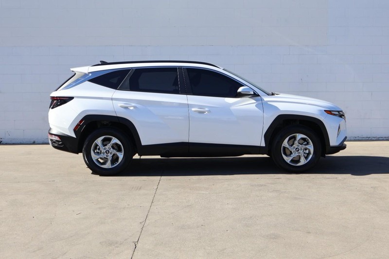 Hyundai Tucson Vehicle Full-screen Gallery Image 04