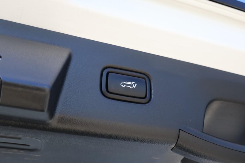 Hyundai Tucson Vehicle Full-screen Gallery Image 09