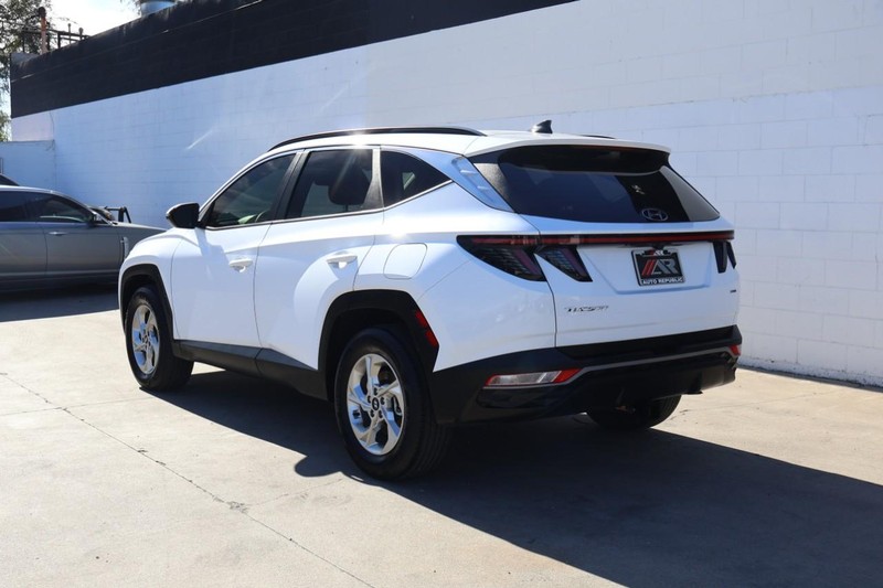 Hyundai Tucson Vehicle Full-screen Gallery Image 10