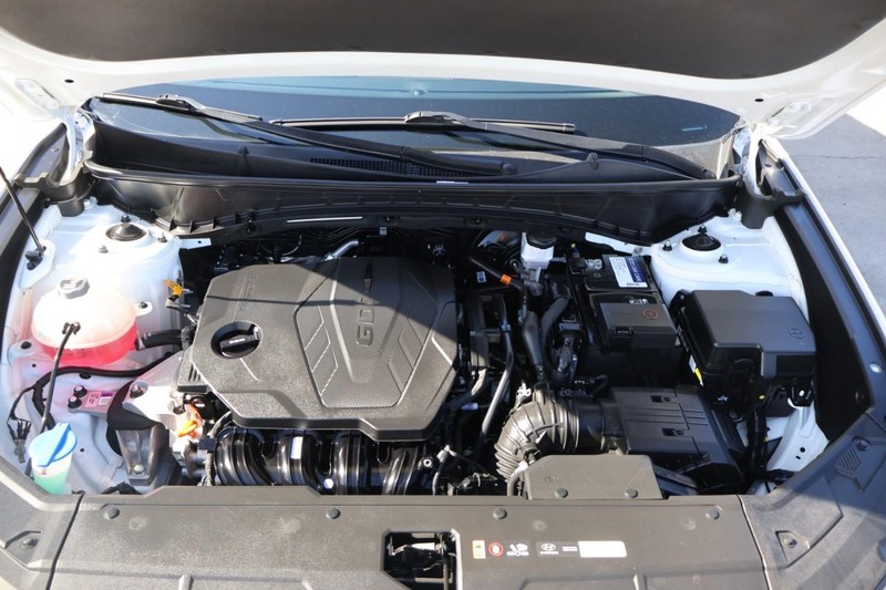 Hyundai Tucson Vehicle Full-screen Gallery Image 13