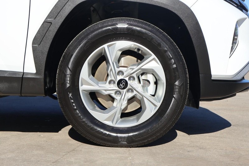 Hyundai Tucson Vehicle Full-screen Gallery Image 14