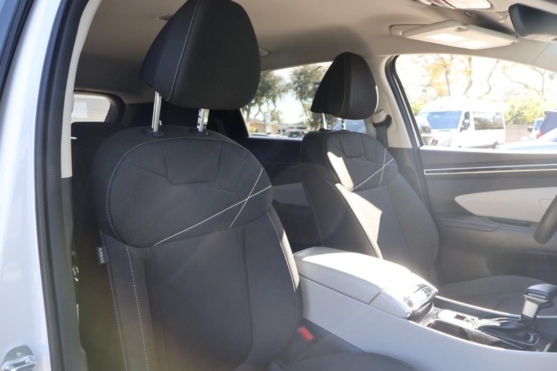 Hyundai Tucson Vehicle Full-screen Gallery Image 21