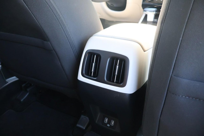 Hyundai Tucson Vehicle Full-screen Gallery Image 23