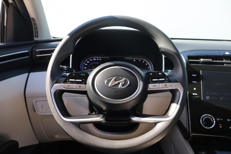 Hyundai Tucson Vehicle Full-screen Gallery Image 26