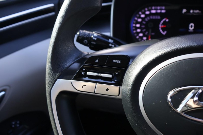 Hyundai Tucson Vehicle Full-screen Gallery Image 27