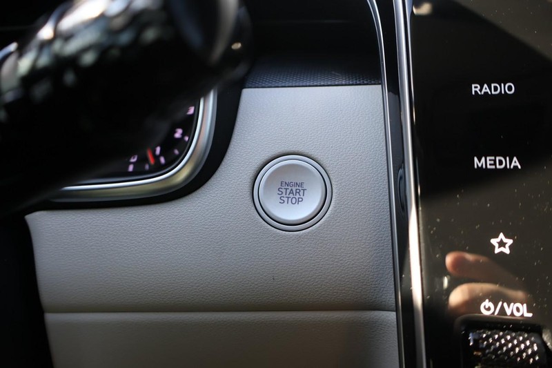 Hyundai Tucson Vehicle Full-screen Gallery Image 29