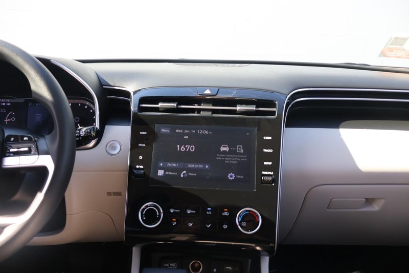 Hyundai Tucson Vehicle Full-screen Gallery Image 30