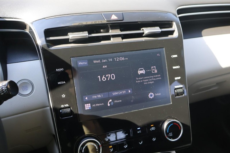 Hyundai Tucson Vehicle Full-screen Gallery Image 31