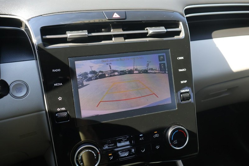 Hyundai Tucson Vehicle Full-screen Gallery Image 32
