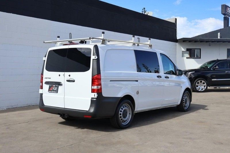 Mercedes-Benz Metris Cargo Van Vehicle Full-screen Gallery Image 05