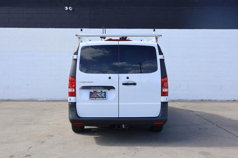 Mercedes-Benz Metris Cargo Van Vehicle Full-screen Gallery Image 06