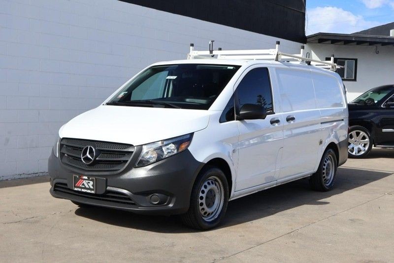 Mercedes-Benz Metris Cargo Van Vehicle Full-screen Gallery Image 12