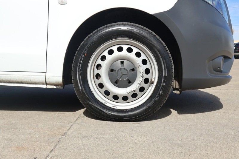 Mercedes-Benz Metris Cargo Van Vehicle Full-screen Gallery Image 14