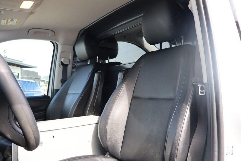 Mercedes-Benz Metris Cargo Van Vehicle Full-screen Gallery Image 18