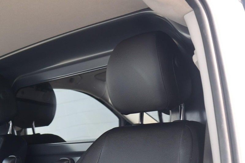 Mercedes-Benz Metris Cargo Van Vehicle Full-screen Gallery Image 19