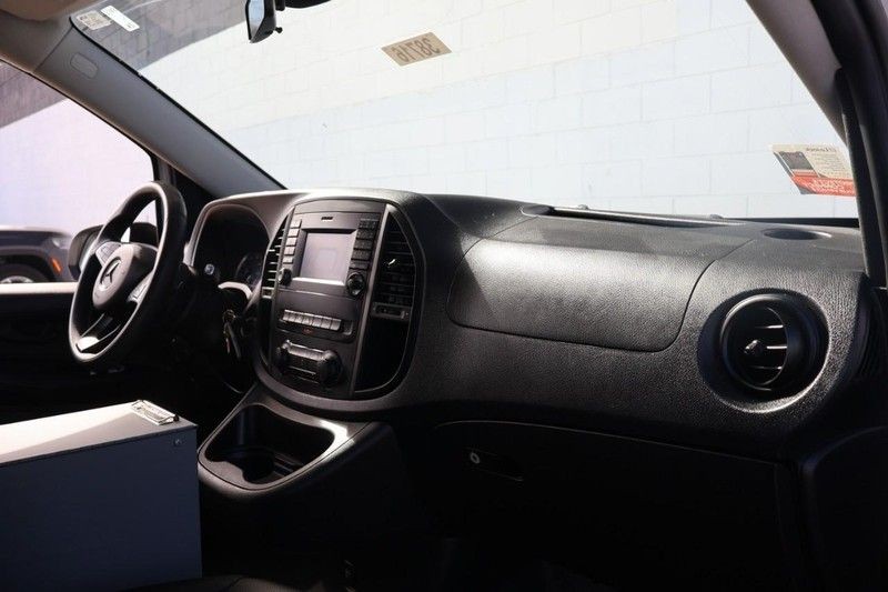 Mercedes-Benz Metris Cargo Van Vehicle Full-screen Gallery Image 20